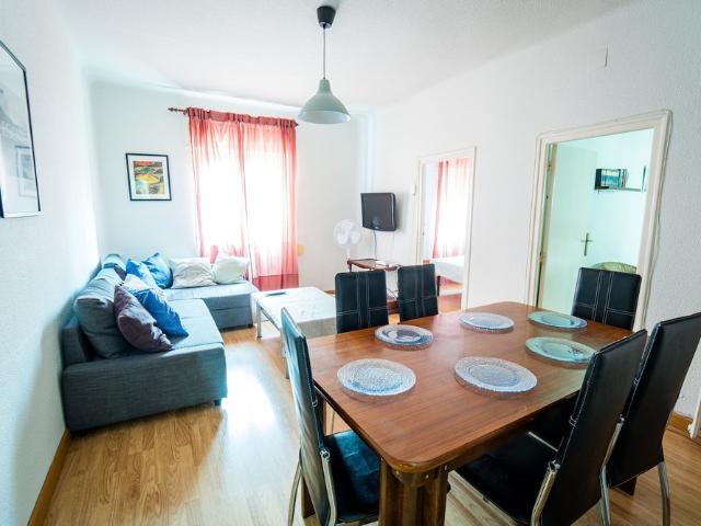 Spacious apartment in Chamberí by beBalmy