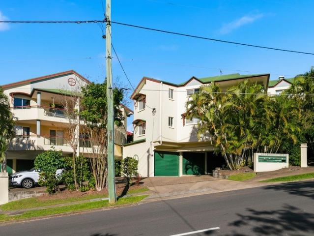Spacious Apartment in a Convenient Taringa Location