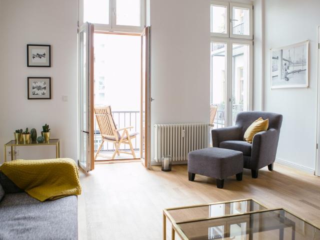 spacious apartment in a luxury restored Building, Berlin Amsterdam Apartments for Rent