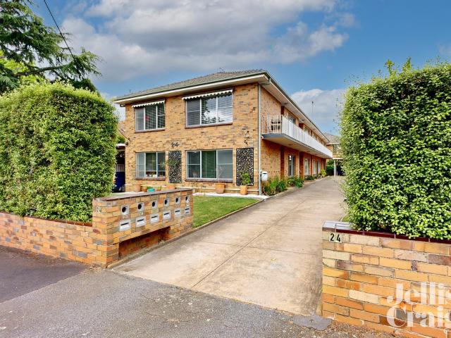 Spacious Apartment in a Perfect Kew Location