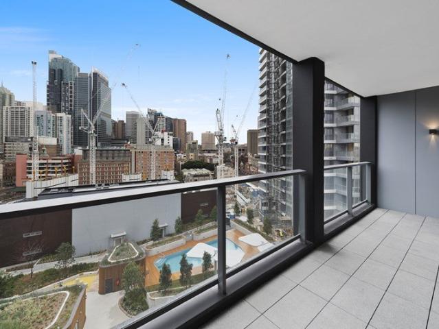 Spacious Apartment in a Prime Darling Square Location