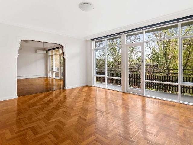 Spacious Apartment in an Exceptional St Kilda Location