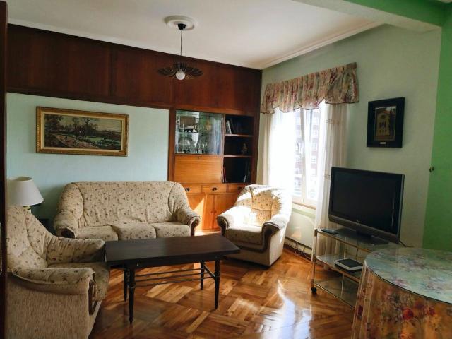 Spacious apartment in Avilés by beBalmy