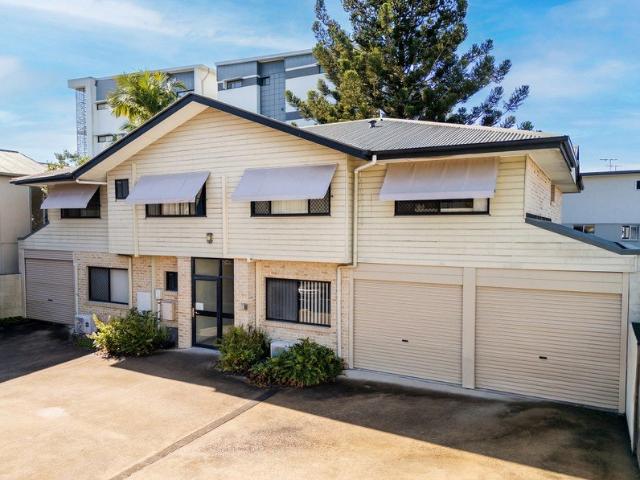 Spacious Apartment in Boutique Complex of 3