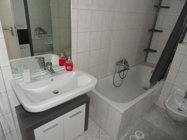 Spacious apartment in Bornheim with large balcony and view of the skyline, top infrastructure, Frankfurt Amsterdam Apartments for Rent