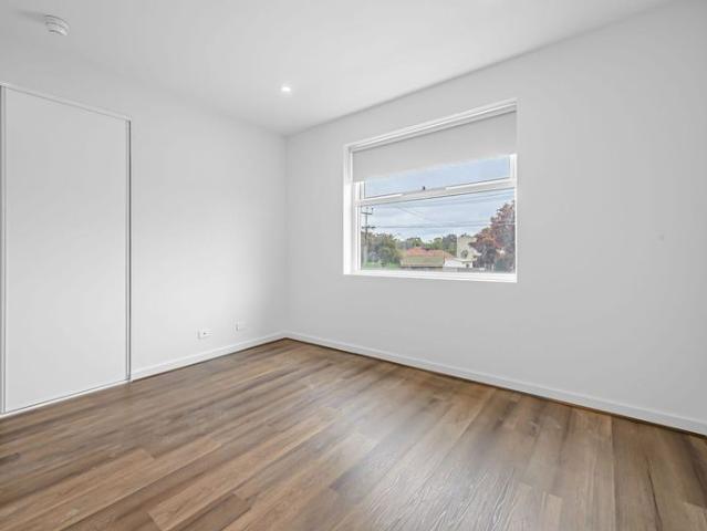 Spacious apartment in great location!