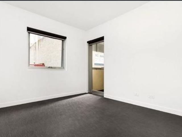 Spacious Apartment in Ideal Spot!