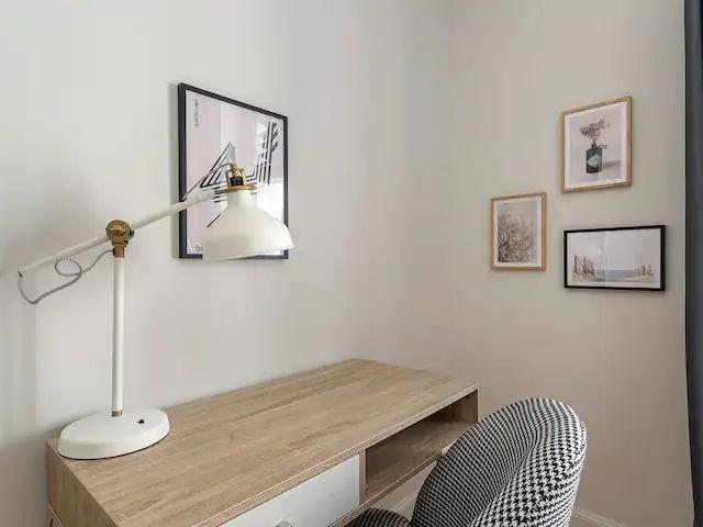 Spacious Apartment in Lively Neighborhood for 4 people, Lyon Amsterdam Apartments for Rent