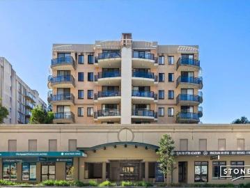 Spacious Apartment in Prime Church Street Location