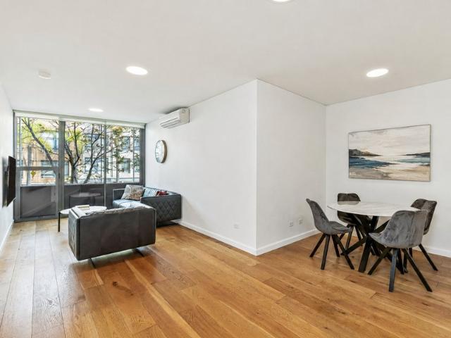 Spacious Apartment In Prime Location