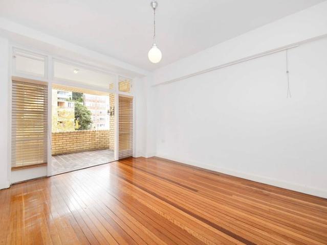 Spacious Apartment in Prime Location