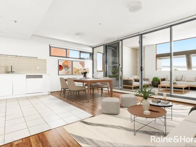 Spacious Apartment In Prime Location