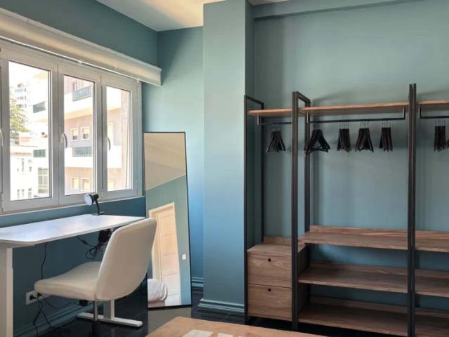 Spacious Apartment in Rua da Bica do Sapato, Lisboa for 100 m² with 2 bedrooms