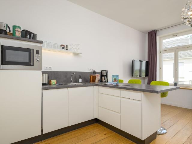 Spacious Apartment in well located historical house, Leipzig Amsterdam Apartments for Rent