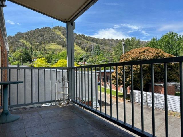 Spacious Apartment in the Heart of Mount Beauty Ideal for Comfortable, Convenient Living