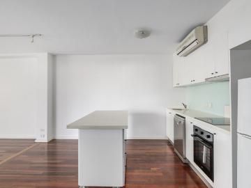 Spacious apartment in the heart of North Melbourne