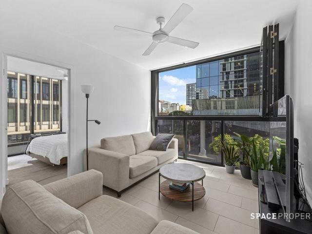 Spacious Apartment in the Heart of Fortitude Valley