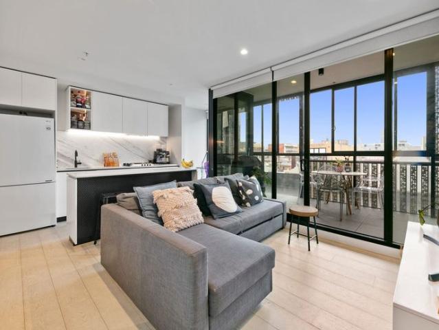 Spacious apartment in the heart of Prahran/Windsor!