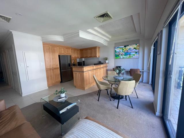 SPACIOUS APARTMENT IN THE HEART OF THE CITY!