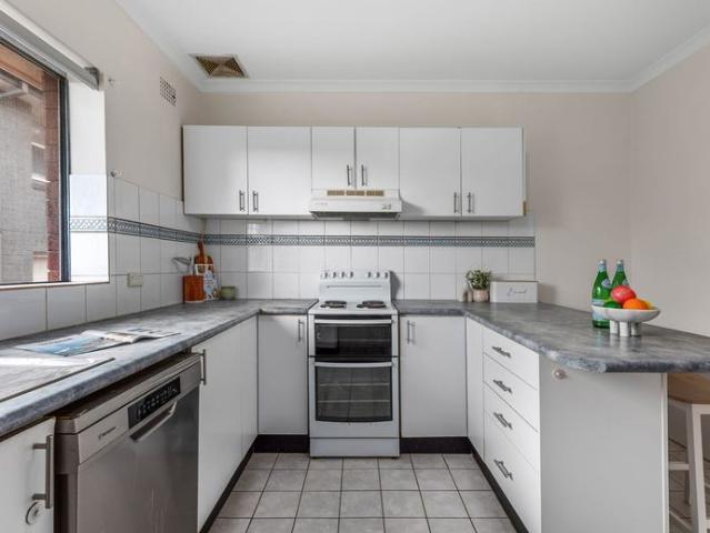Spacious Apartment in Ultra Convenient Location