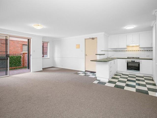 SPACIOUS APARTMENT OFFERING COMFORT, CONVENIENCE & LIFESTLYE