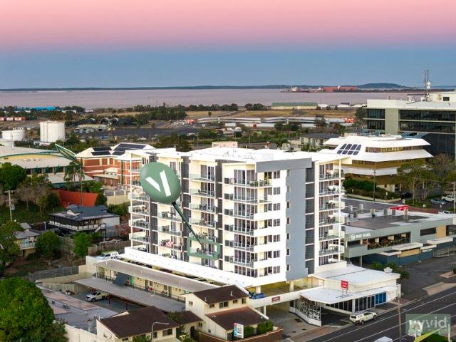 Spacious apartment overlooking Harbour