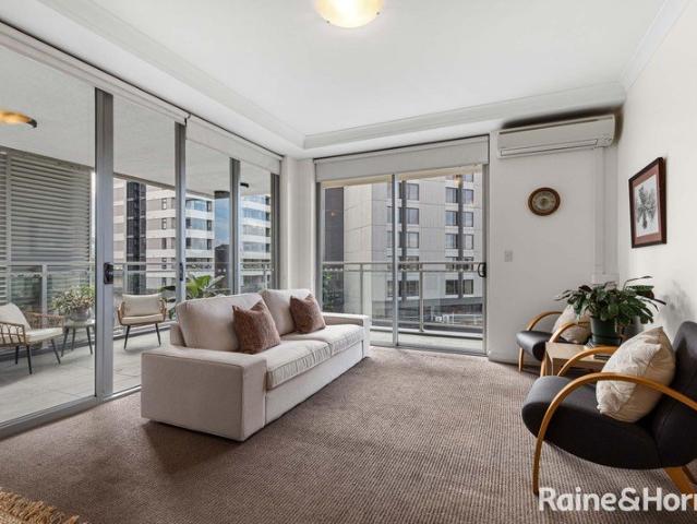 Spacious Apartment Living a Stone's Throw from the Cooks River
