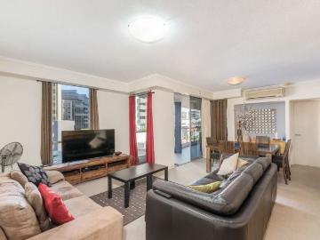 spacious apartment living in a prime city location furnished