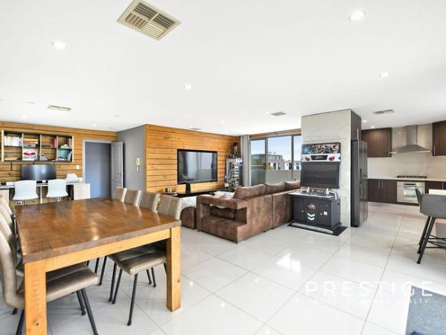 Spacious Apartment Living in an Unbeatable Location!
