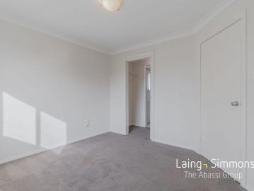 Spacious Apartment Living in the Heart of St Marys!