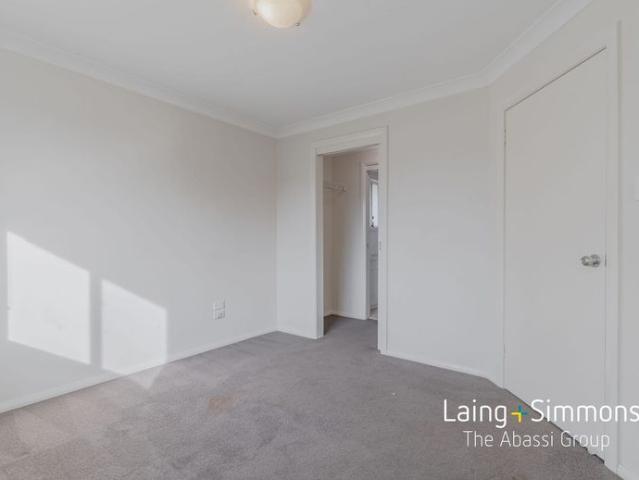 Spacious Apartment Living in the Heart of St Marys!