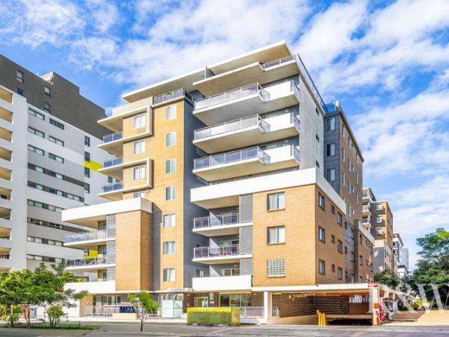 Spacious Apartment Living with Entertainer's Balcony