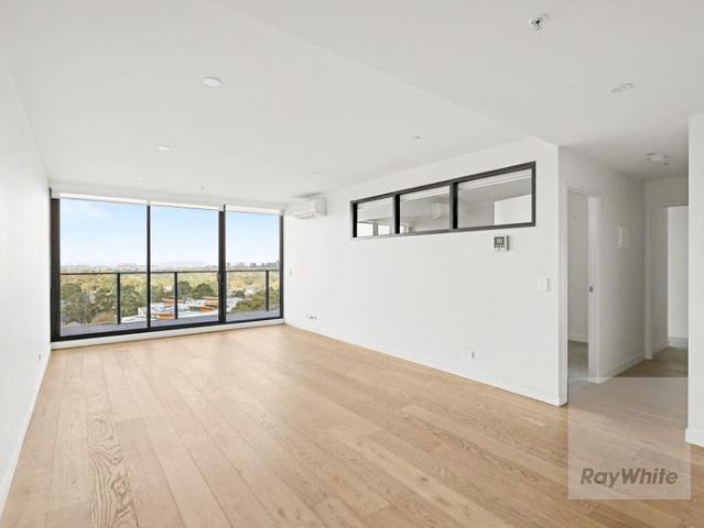 Spacious Apartment Living with Scenic Views!
