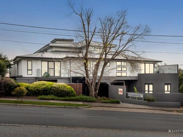 Spacious Apartment Living with Style and Sophistication