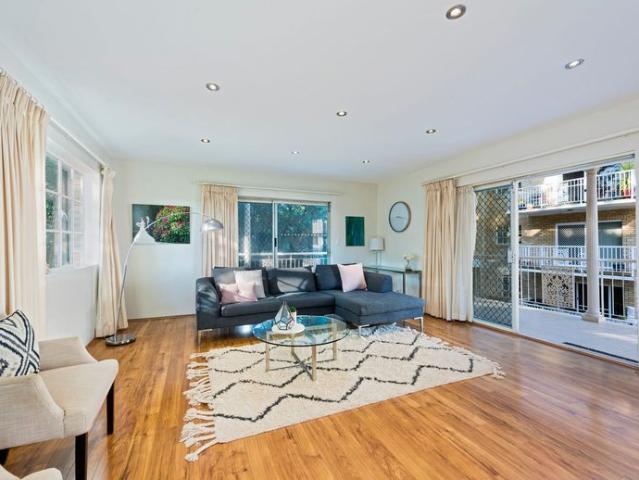 Oversized Three Bedroom Apartment in Heart of Lane Cove