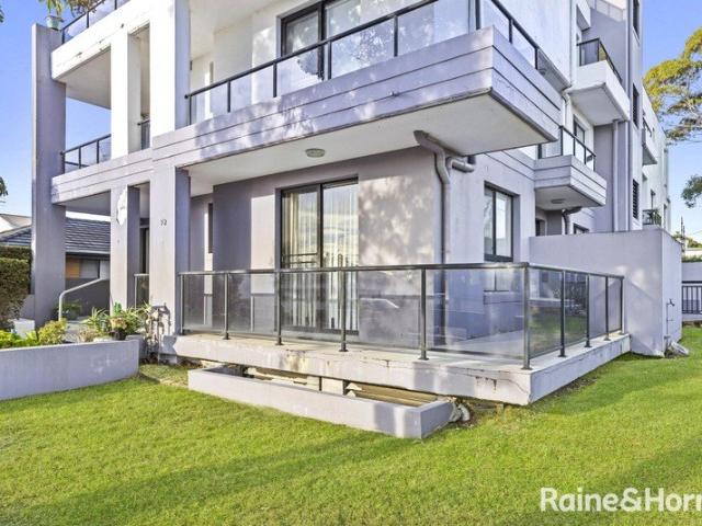 Spacious Apartment Quiet & Convenient Location!
