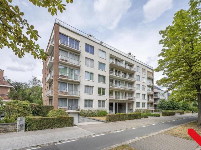Spacious apartment with 2 big bedrooms and parking