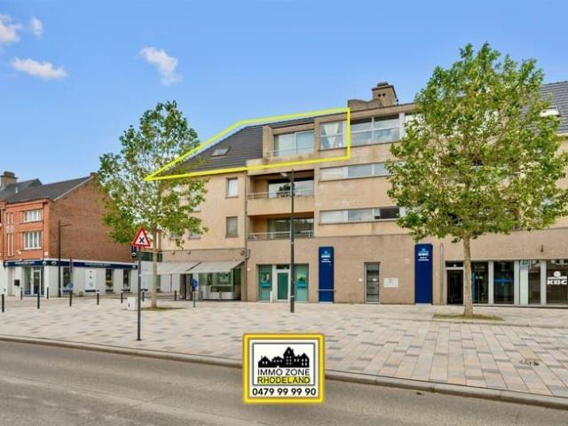Spacious apartment with 3 bedrooms and 2 terraces on the bea