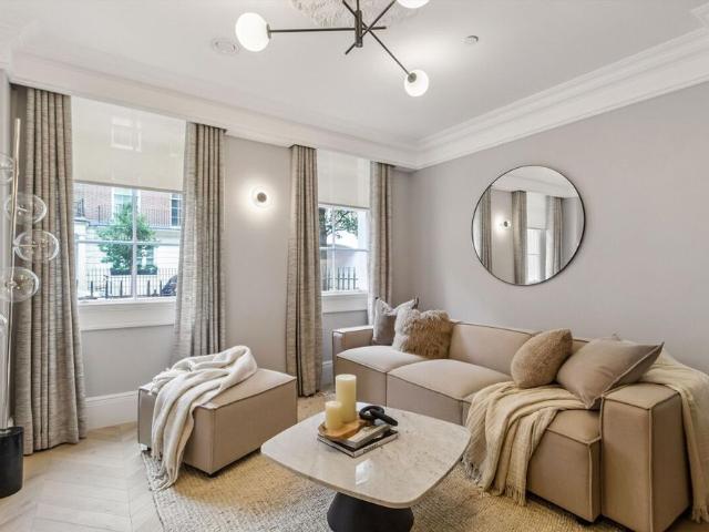 Spacious apartment with terrace to rent in Marylebone, W1H