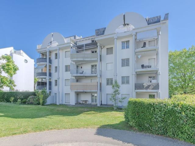 Spacious apartment with two balconies in an ideal location!