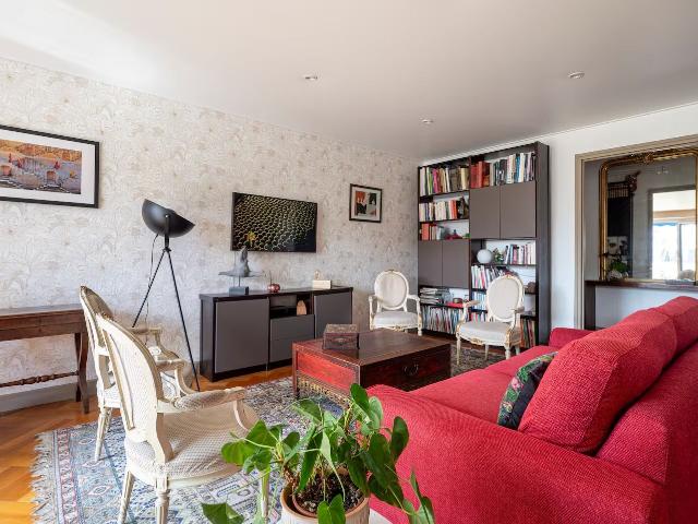 Spacious apartment with balcony Paris 15th arrondissement