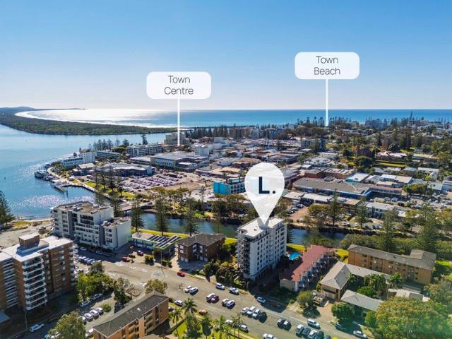 Spacious Apartment with CBD Convenience
