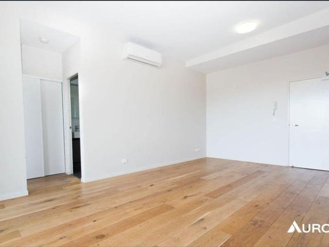 Spacious Apartment with City Views in a Convenient Windsor Location