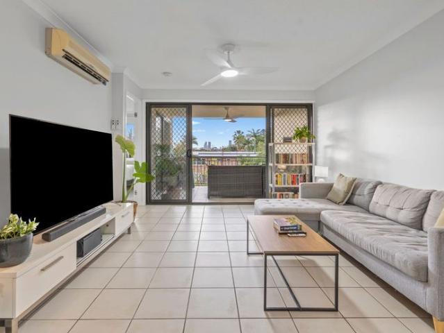 Spacious Apartment with City Views in a Boutique Complex