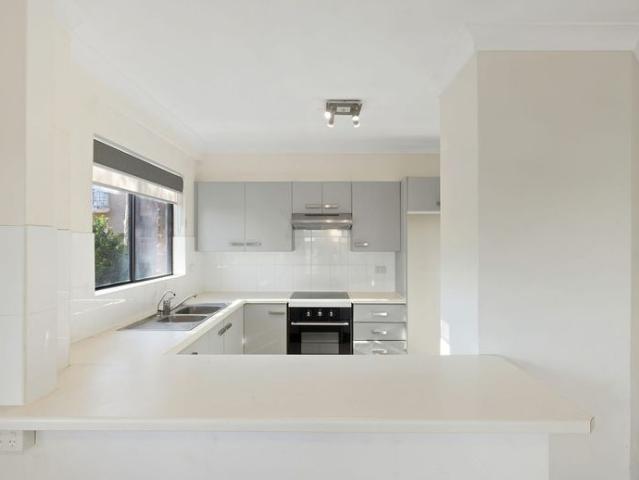 Spacious Apartment with District Views, Exceptional Convenience