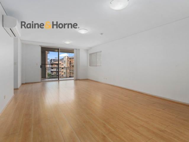 Spacious Apartment with Functional Layout & Lock Up Garage