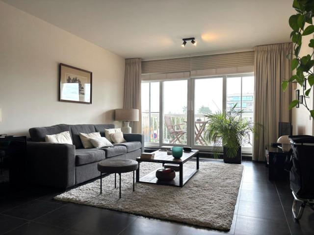 Spacious apartment with garage in Waterfront residence, loc