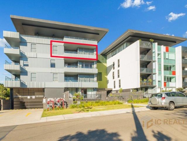 Spacious Apartment with Leafy Views & Oversized Balcony