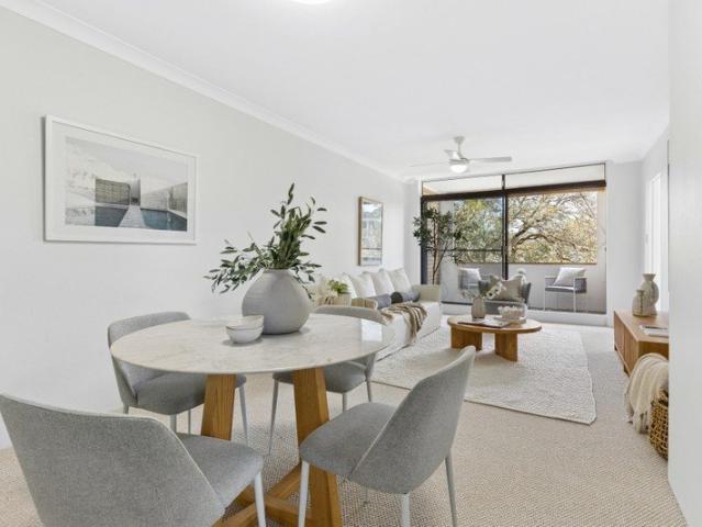 Spacious apartment with leafy outlook and parking INSPECT 11AM SAT