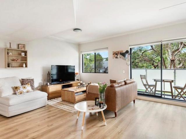 Spacious apartment with lift access!